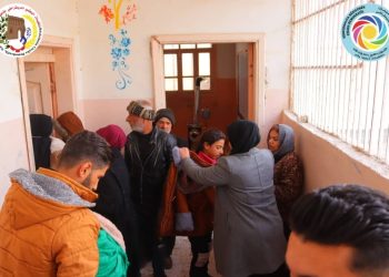 بالتنسيق بين الكونفدرالية وتنظيمات المجتمع الديمقراطي لمقاطعة الرقة تم توزيع 110 معطفا