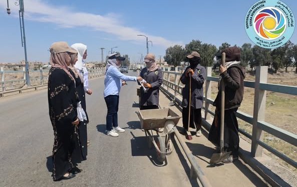 اتحاد الكادحين يوزع هدايا رمزية للعاملات بمناسبة اقتراب عيد العمال